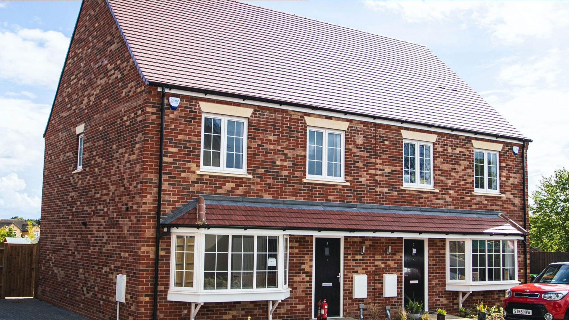 WWe use only the highest-quality materials from trusted suppliers, combined with expert installation techniques, to deliver roofs that stand the test of time against the harsh British weather.